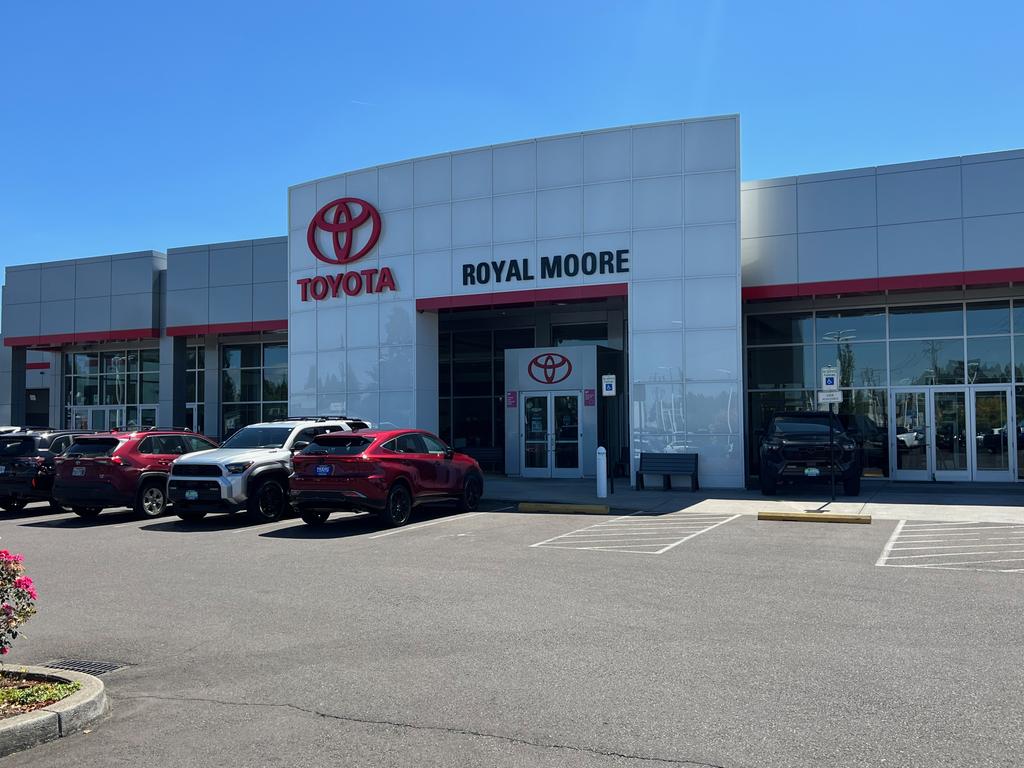 Dealership gallery photo 1